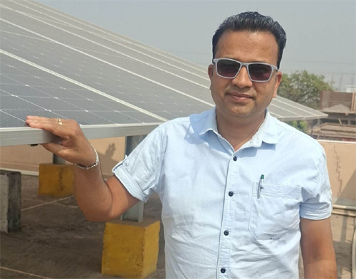 प्रधानमंत्री सूर्य घर योजना से राजनांदगांव का साहू परिवार बना ऊर्जा आत्मनिर्भर